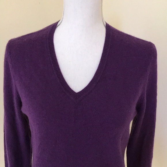 Charter club medium V neck cashmere sweater - Picture 2 of 8